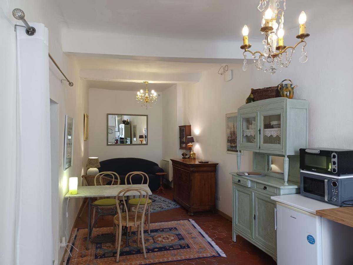 Appartamento L'Horloge Aups Esterno foto